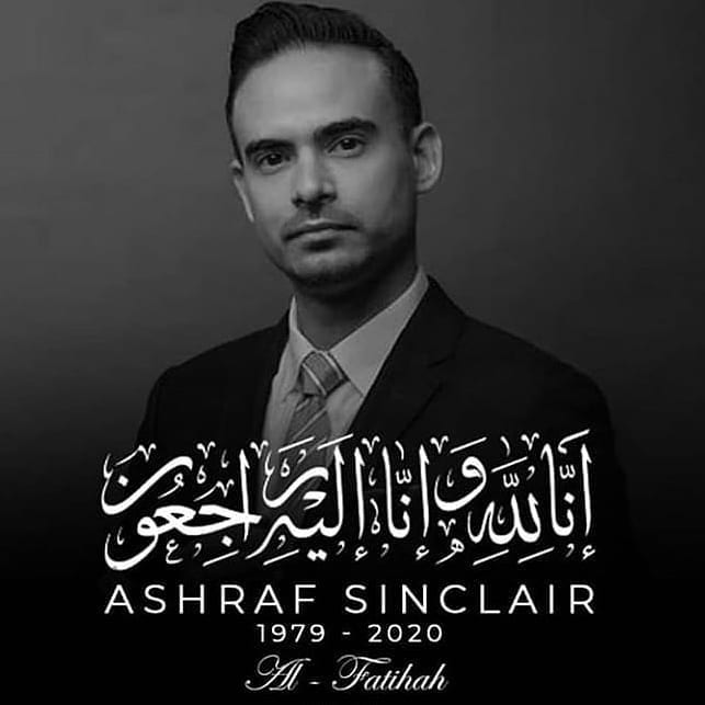 SondoroMusic's tweet photo. Innalilahi wa inna ilaihi rojiun selamat jalan sahabat , kau orang baik , hati dan jiwamu bersih , penyayang , inshaALLAH ALLAH SWT terangi jalan menuju surgaNYA , al fatihah untukmu my bro #AshrafSinclair #RIPAshrafSinclair #alfatihah https://t.co/KxoFz99K17