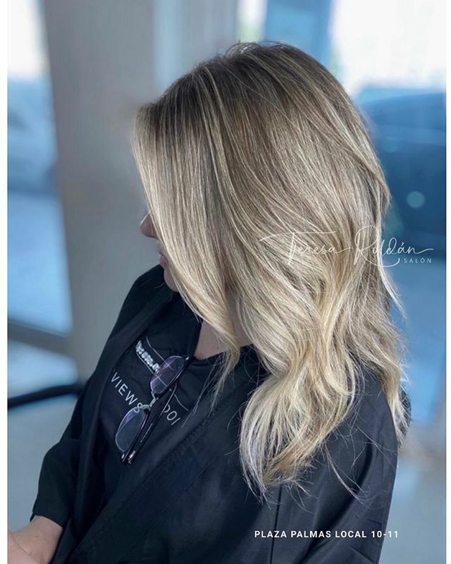 belmamx's tweet photo. Diga adiós al Balayage tradicional y hola a la técnica AirTouch!! AirTouch, la técnica rusa de Balayage 
AirTouch comenzó en Rusia ... el estilista detrás de esta técnica: Vladimir Sarbashev, que se convirtió en una sensación de la noche a la mañana

#Airtouch #AirtouchTechn… https://t.co/xakyvOnThH