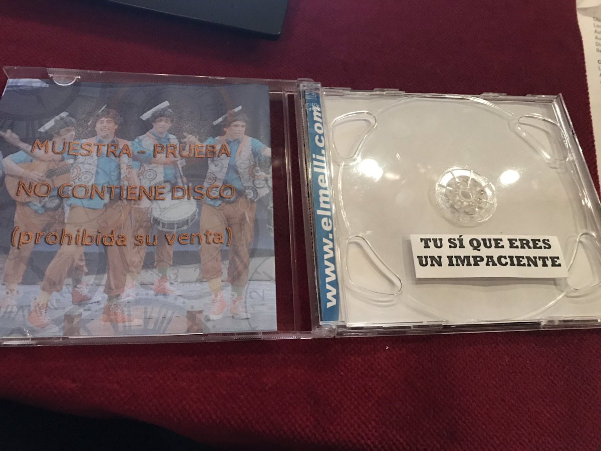 DCarnavalcadiz's tweet photo. Esto es ENORME 😂😂😂😂 https://t.co/Ivtm8xW6Gb