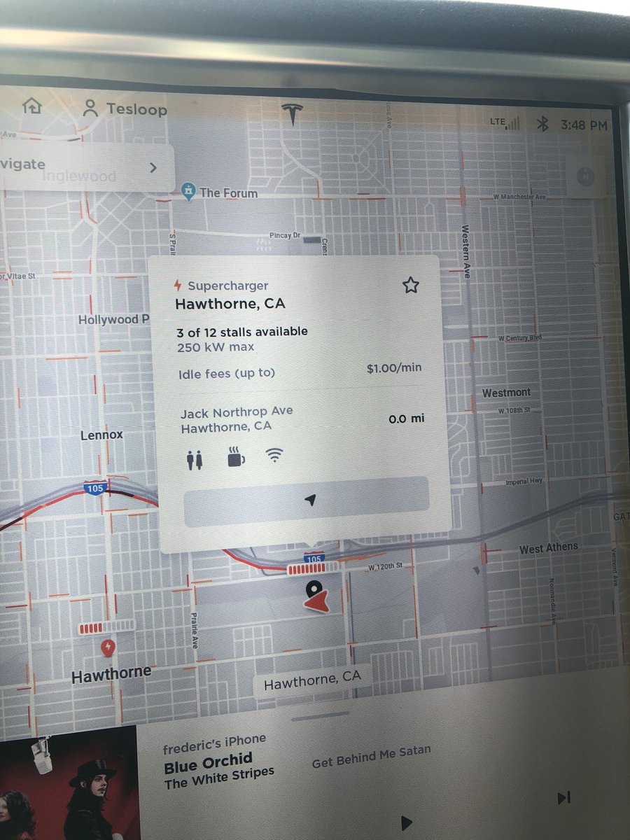 FredLambert's tweet image. I’m at Tesla Design studio Supercharger and I’m waiting in line to get to a stall. As you can see on pics below, it showed that there were 3 stalls available and that’s true but there are all broken. @elonmusk it would be nice to get more accurate reporting of working stalls