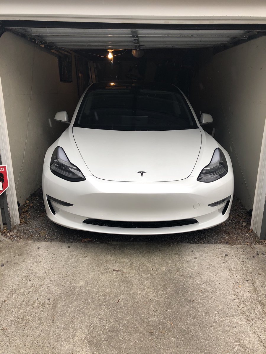 canadatoquegirl's tweet photo. Just a few more weeks and we’re done with old timey lead boots. #byebyefiat
#newdecadewhodis @Tesla #electric boots https://t.co/UPRx7wtD9b