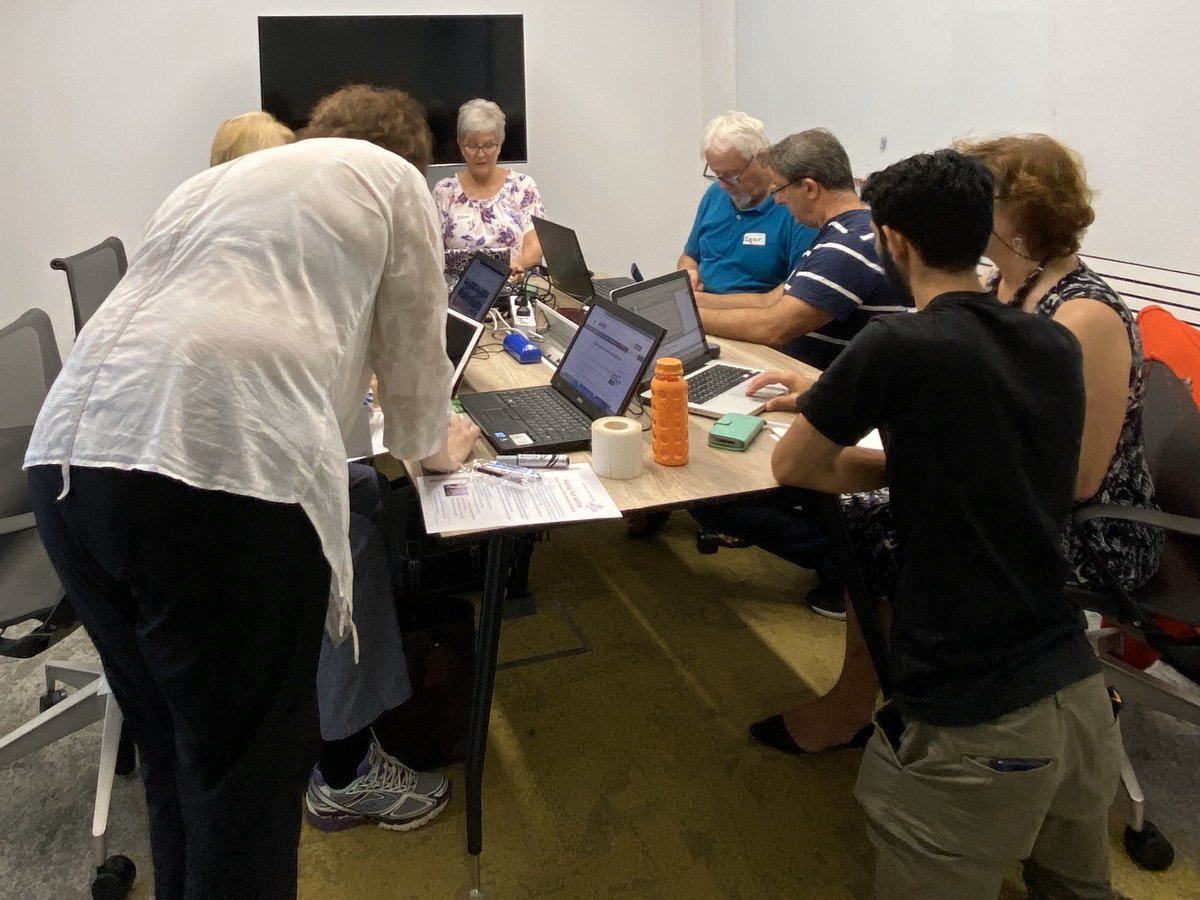iaccelerate's tweet photo. iAccelerate resident @livingconnect_d’s FREE #digitalhelp sessions is an integrated and individualised program that promotes the well-being of seniors through #digitalinclusion! Talk about winning! 💯 👵🏼🧓🏼👴🏼 https://t.co/ZEzQMdNLmw