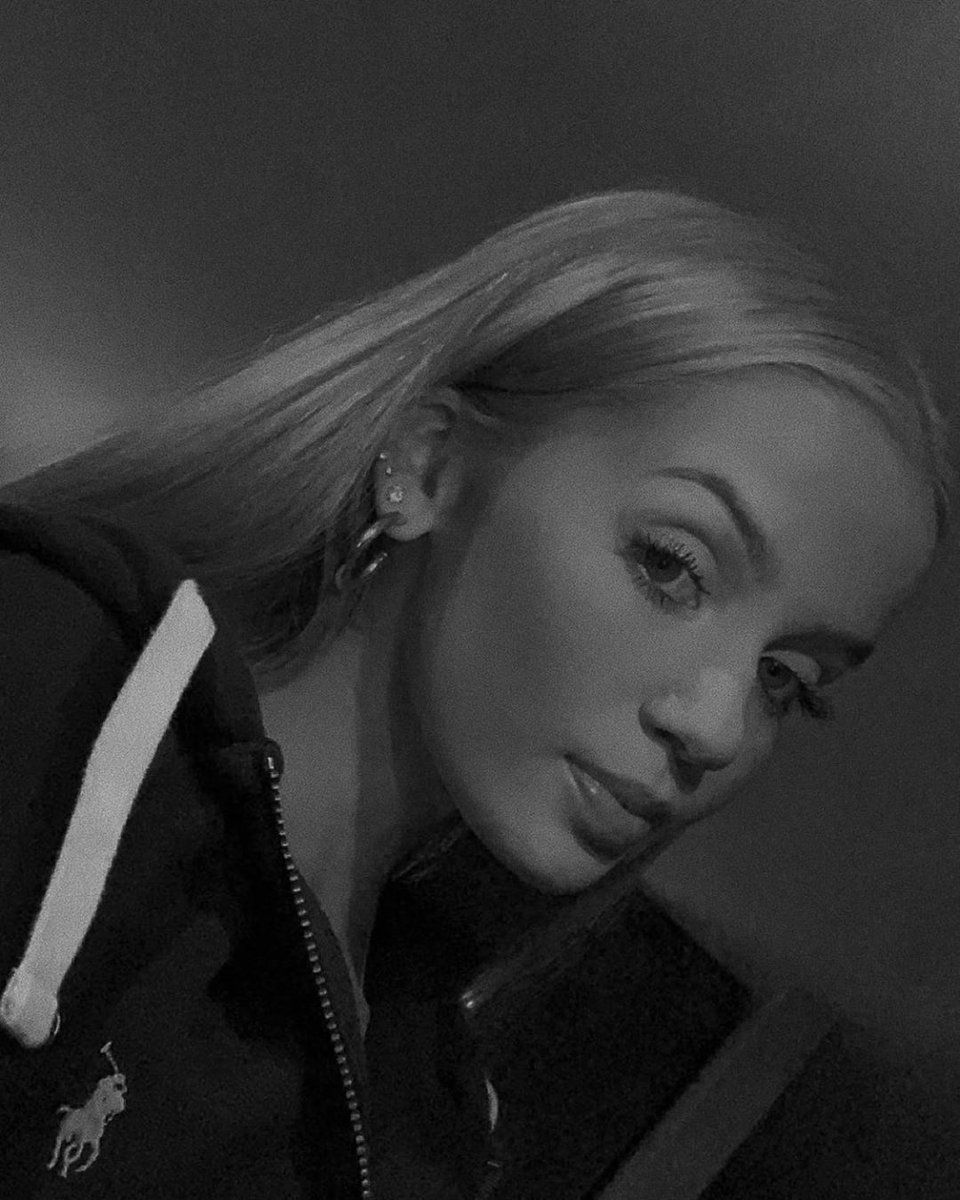 Deborah60185052's tweet photo. How are you today ? I made some hot nudes, they are on my website follow me

 #cockrate #mistress #anal https://t.co/dg6rAAUvog