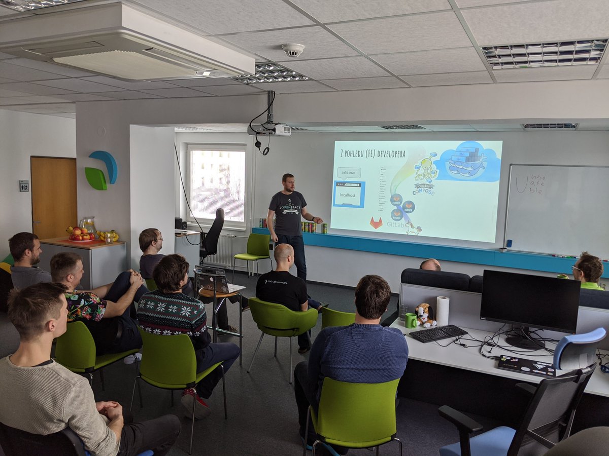 Commity.cz tweet media