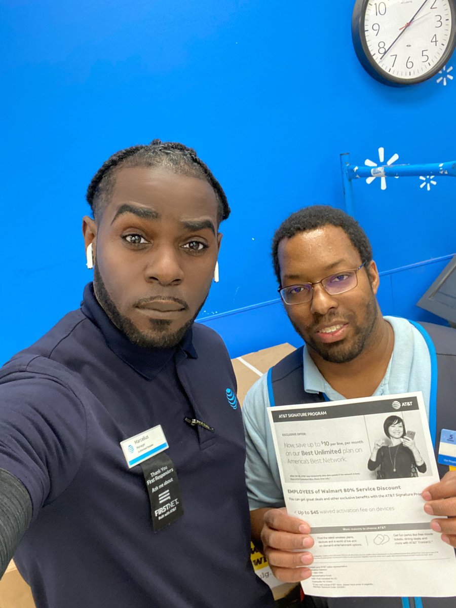 The Walmart employees were thrilled to hear about the savings with our Signature Program￼ from #AT&amp;T #att #portables #Walmart #discountoffer #clarksvilletn