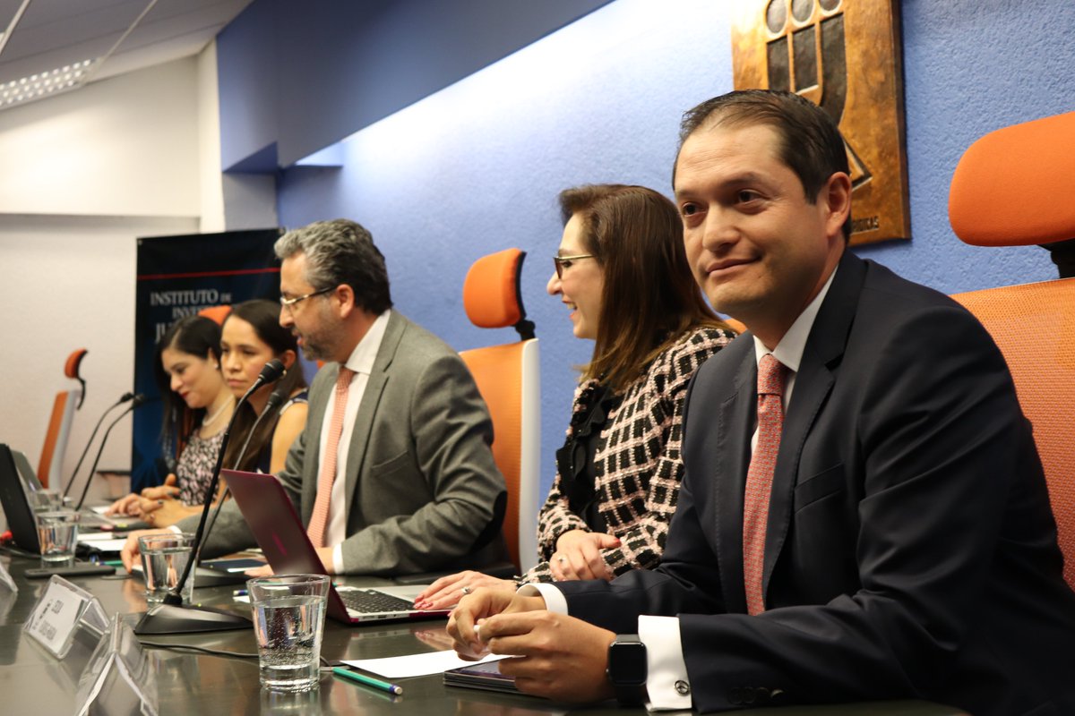 IIJUNAM's tweet photo. Inicia el Seminario de Arbitraje Comercial

En la 1era sesión se abordarán los temas: Introducción al Arbitraje, Regulación y Características

Síguelo #Envivo: https://t.co/u52ntWQqaS👈

Participan
Julieta Ovalle Piedra
Cecilia Flores Rueda
René Irra de la Cruz
Carlos Reyes Díaz https://t.co/nHPv1vlX1u