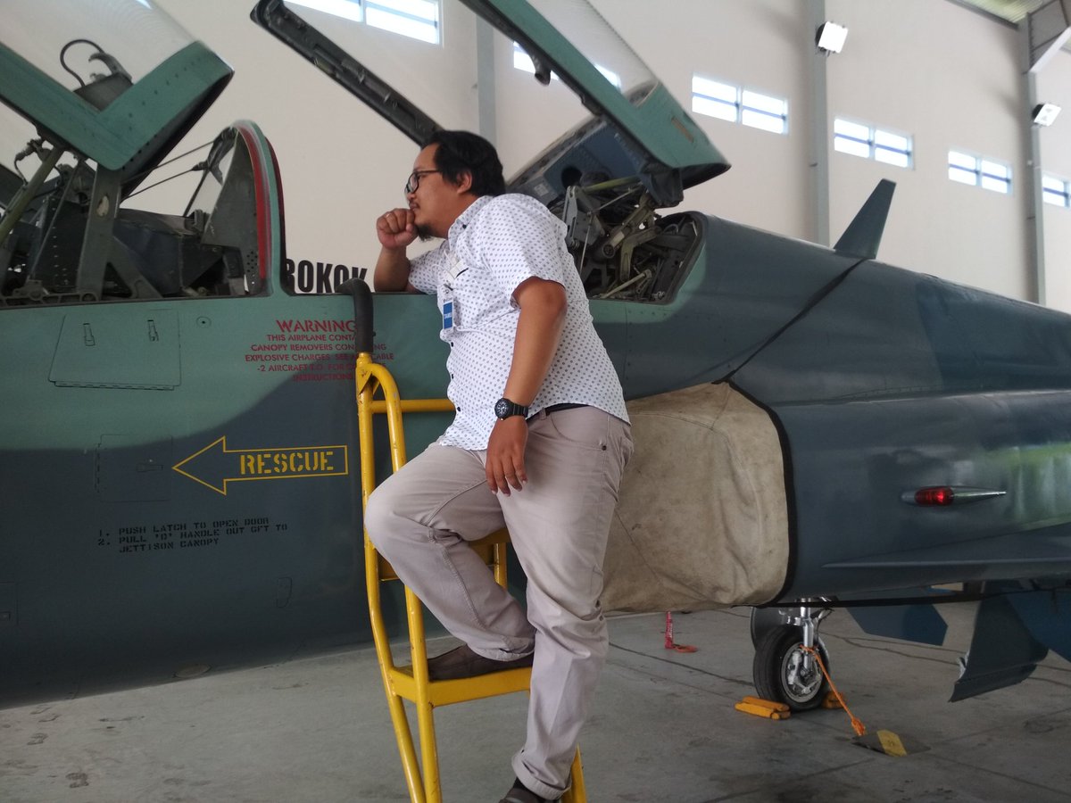 Nonton kokpit F15 Tiger