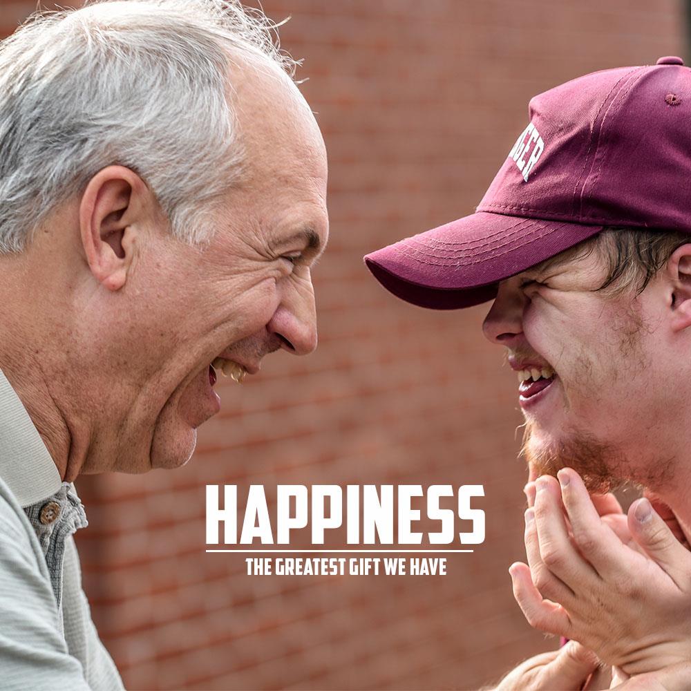 kayabhhs's tweet photo. Happiness works in many different ways. Even a simple smile can turn someone's day around! https://t.co/z08pNZjO8f
