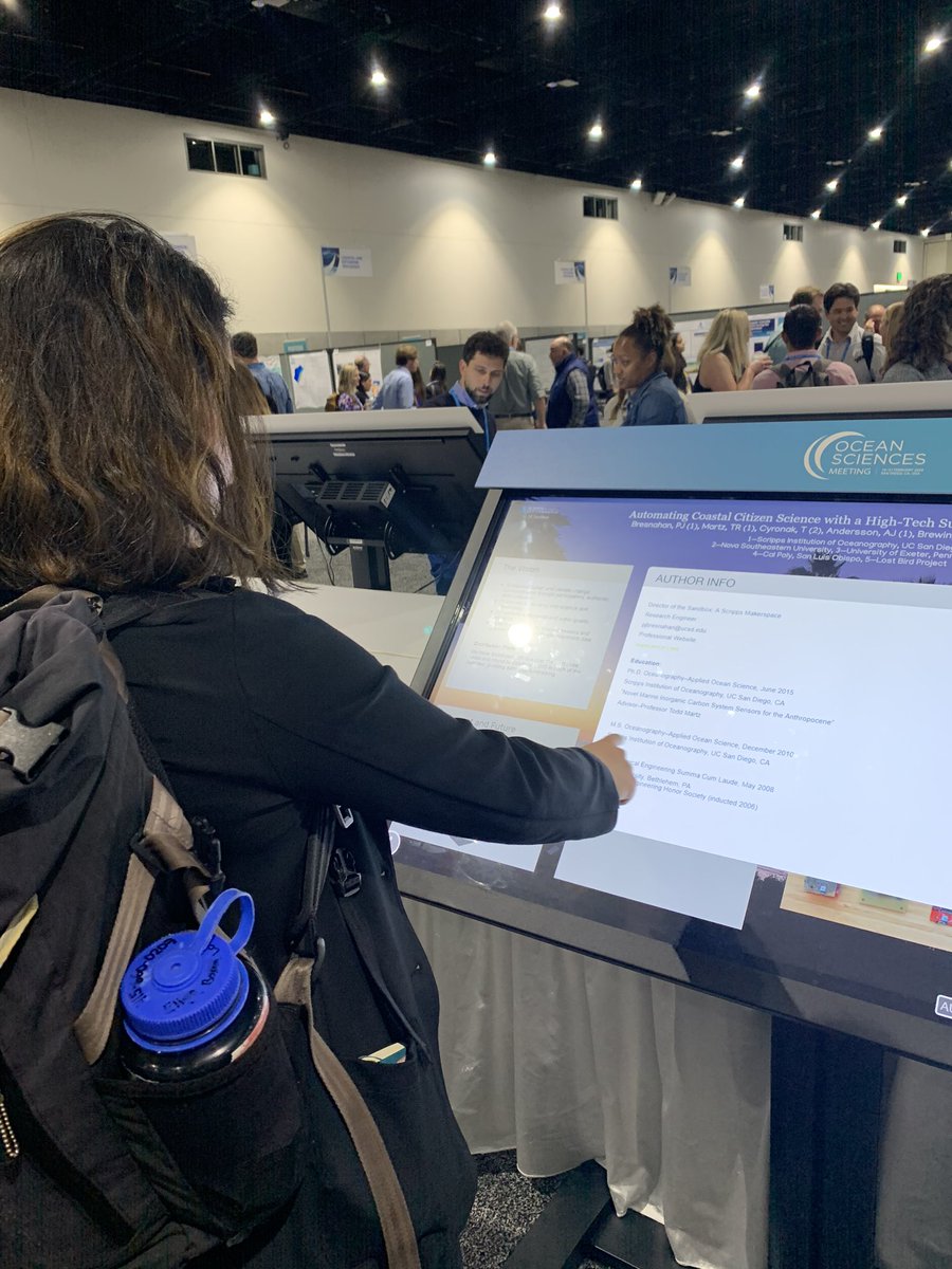 PlasticsJenni's tweet image. Playing with smart posters at #OSM2020 and watching a video of @smartfinproject within a poster! @insituphile