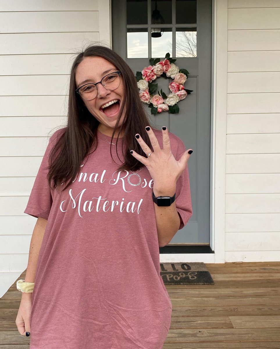 liv_ryan12's tweet photo. Bachelorette trip calls for a #TheBachelorABC watch party! ♥️🥀 #FinalRoseMaterial 💍 https://t.co/2rxbEHnrWr