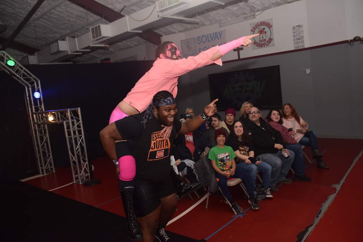 TheJesterJ88's tweet photo. HAHAHAHA... BRINGING IN THE PAIN... AND THE VICTORY. And a bit of live from the crowd @TheJesterJ88
🤪🤡🤪🤡🤪🤡🤪🤡🤪🤡
#THEMFPW #JIMMYTHEJESTER #MONSTERFACTORY #PROWRESTLING #ROH #INDYWRESTLING #FACTORYAPPROVED #FeartheThong https://t.co/2COl8jnjkA