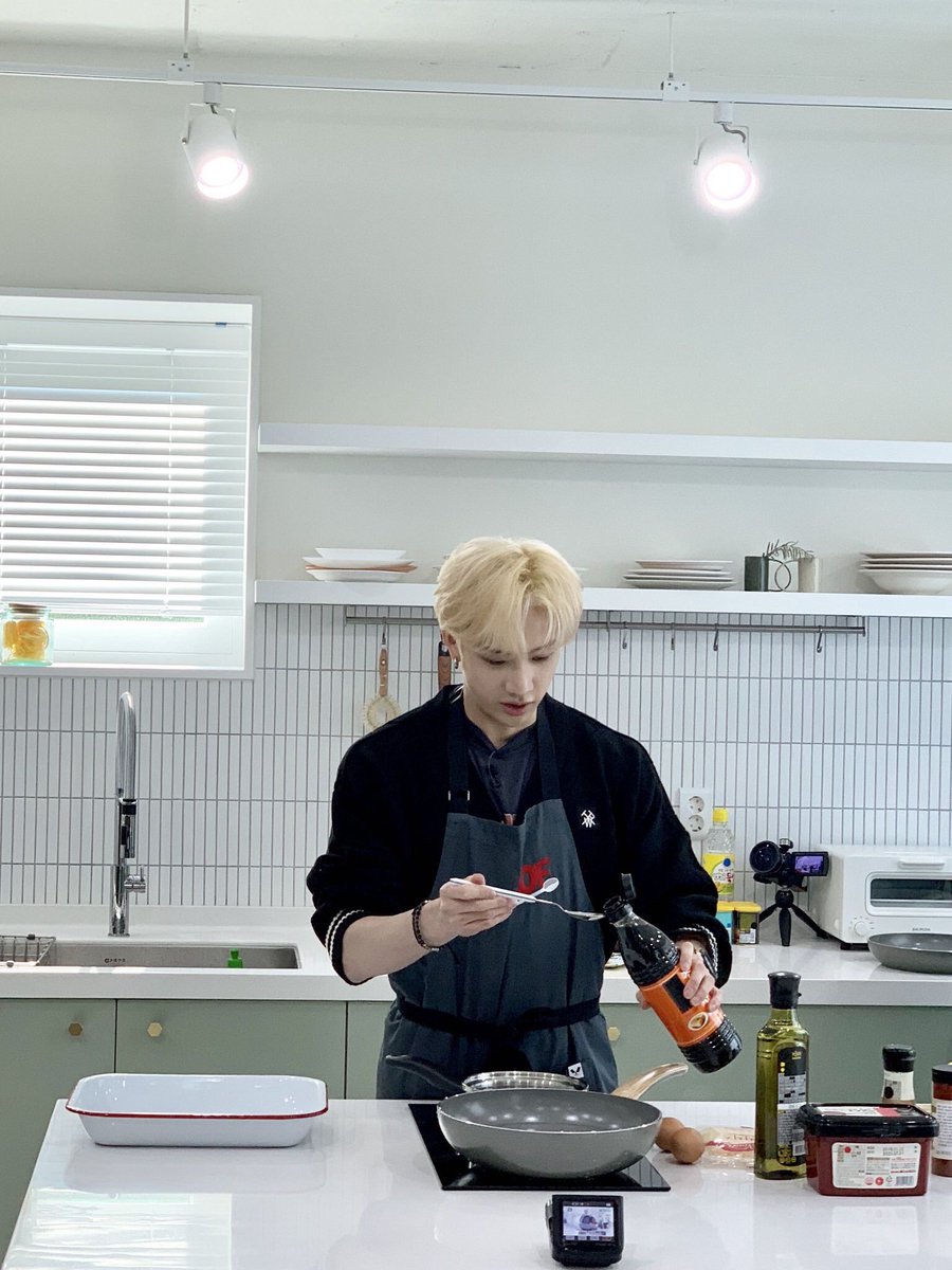 Good morningYou're with chef chris today #방찬  #BangChan  #Chris  #CB97  #StrayKids — (42/366)