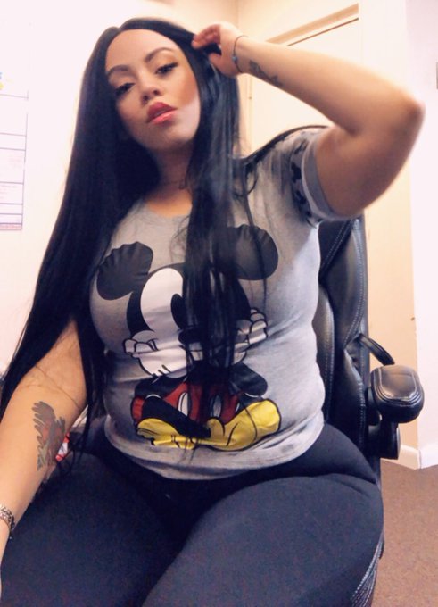 I&rsquo;ve been inactive but somehow still getting followers on manyvids. Yall miss me huh? https://t.co/4<a href="/tag/humpday"class="tags"><span>#humpday</span></a>
