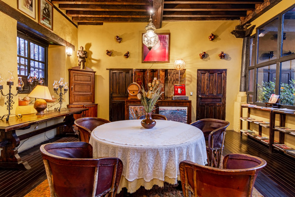 TesorosDMexico's tweet photo. Una de las más finas expresiones de la hotelería contemporánea en #Michoacán

@Mansioniturbe  #TesorosdeMexico #Viveuntesoro #CelebraLaVida https://t.co/cmnoiHzvIx