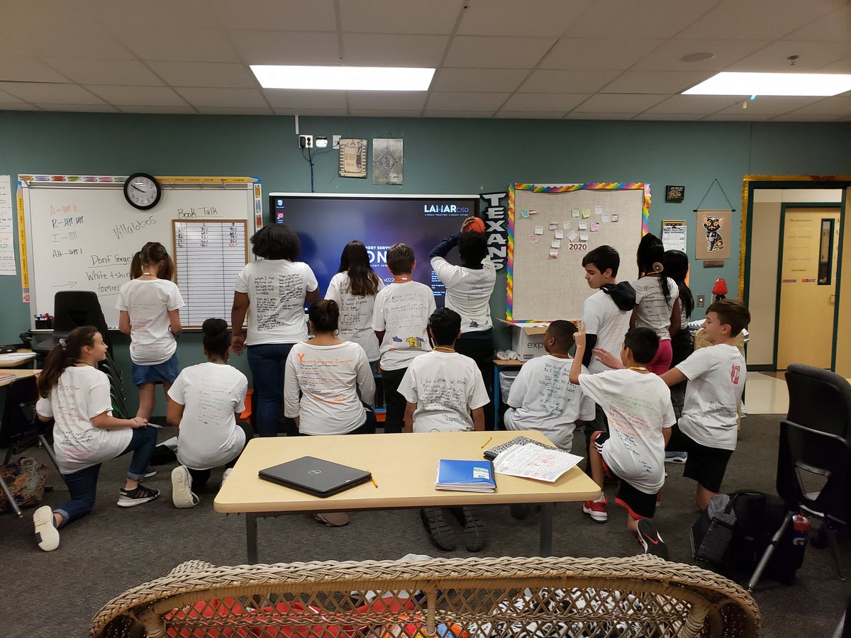 MsVillalobos95's tweet photo. The kids sported their passion poem t-shirts today, showcasing what they are passionate about. So proud of what they wrote! More pics to come! #prmsrocks @RyonMiddle @RyonMSCroft @lailahinojosa79 https://t.co/Ee7D7l2x3Q