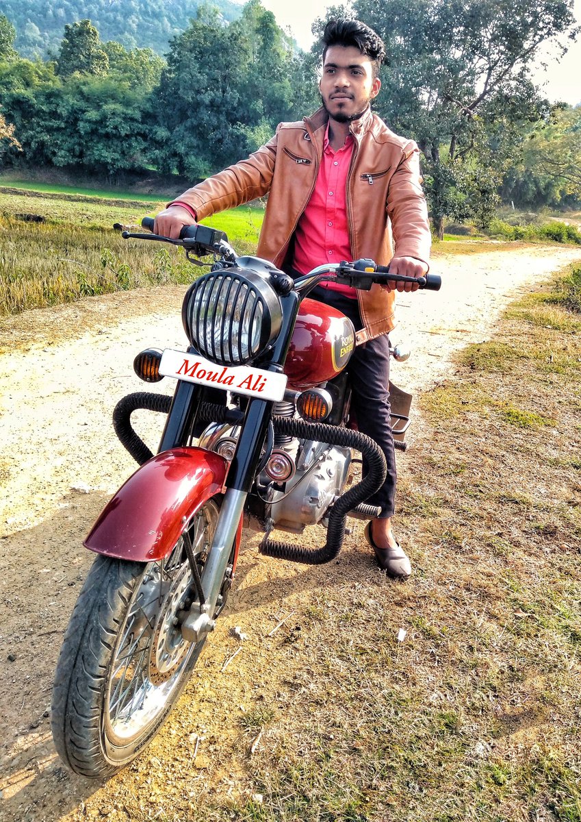 mdarifwaidhan's tweet photo. “Royal Enfield” The pleasure of pure motorcycling with #royalenfieldstandard😎
#royalenfield #royal #standard350 #royalenfieldindia #nature #bullet #bulletriders #travel #life #travelphotography #traveller #travelling #travelblogger #photography #instagram #twitter #singrauli https://t.co/XH5ULXLMmR