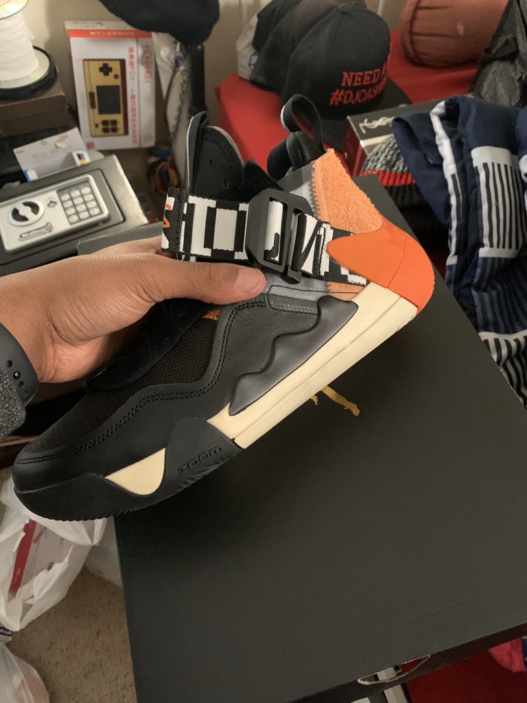DJ_CashBack's tweet photo. Damn just realized that it’s #MICHAELJORDAN #BIRTHDAY So I went and bought some J’S a Mike don’t ever say I ain’t gave you nothing 😂 #djcashback #jordans #23 #jordandefy #defy @jumpman23 https://t.co/u4AXewfQsu