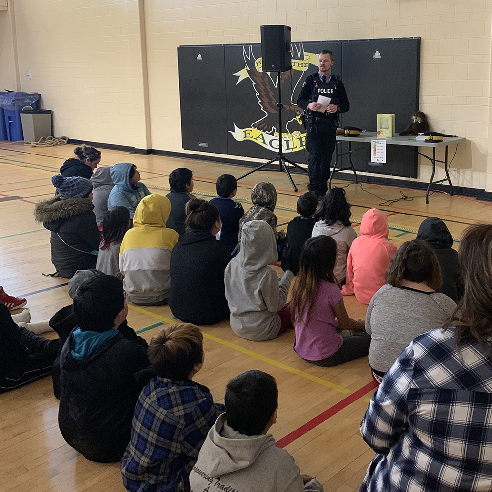 rcmpmb's tweet photo. With assistance from local partners, Cst. Matt Plaskett of Easterville (Chemawawin) RCMP launched the WITS anti-bullying program at Chemawawin School last week, to help students learn effective strategies on how to deal with bullying and peer victimization. #MBMonday #rcmpmb https://t.co/u6wnb987Bz