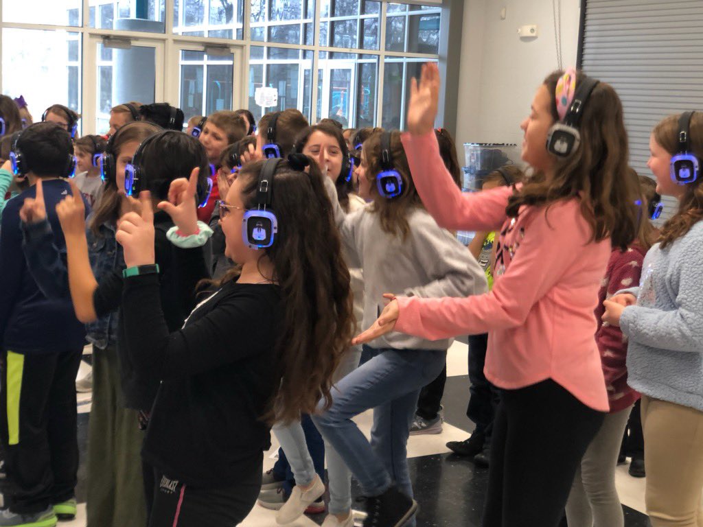 CarmelElem's tweet photo. Last week, 4th grade students attended a fun and interactive presentation by the one and only DJ Lisa! They learned how sound waves travel throughout a room and how different materials and objects can affect the sounds that we hear. What an awesome experience for our students! https://t.co/cbR7vH91wM