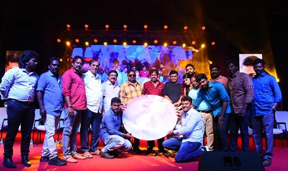 rs_prakash3's tweet photo. #MarijuanaAudioLaunch Punctuated by the presence of several celebrities as #Mysskin, #KBhagyaraj, #RKSelvamani etc
#Marujuana movie experience.
#MarijuanaAudioLaunch
#MarijuanaTrailer
@MDAnand15991 #MdVijay
@RishiRithvik5 @BarbieParthalom @rosaiahbala https://t.co/RYmZzFiFSt