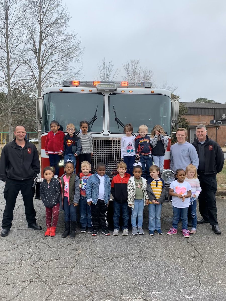 jbrownatJP's tweet photo. We love fire truck visits! 🚒 
#thankyouACFD #PreK4AL https://t.co/mGr73sl93s