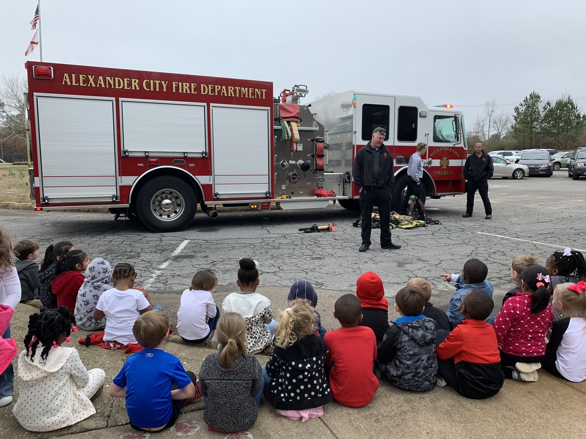 jbrownatJP's tweet photo. We love fire truck visits! 🚒 
#thankyouACFD #PreK4AL https://t.co/mGr73sl93s
