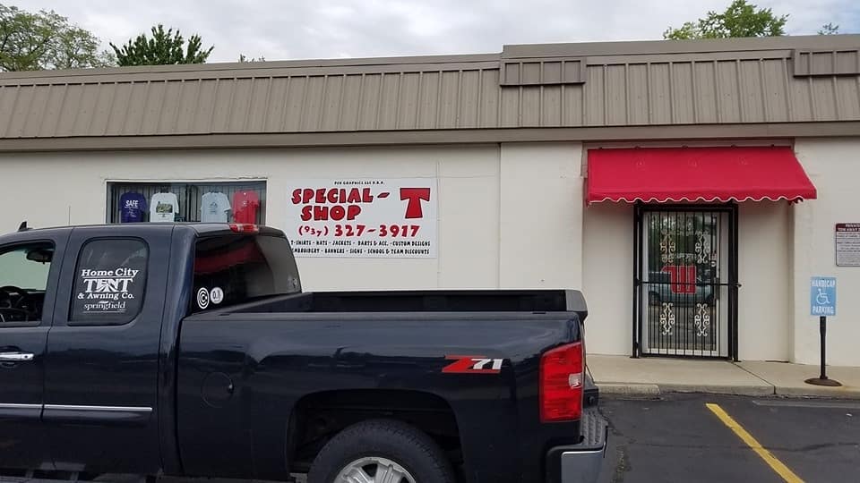 miamicorp's tweet photo. Repost via Home City Tent &amp; Awning Co: Two new awning recovers in Springfield, Ohio using Tempotest Red performance fabric. Installed at Special-T Shop and Sleeping Bear Self Storage. 
.
.
.
#fromfacebook #homecitytent #commercialawnings #tempotest https://t.co/AfIKXOK3dt https://t.co/FqKvLIqPyW