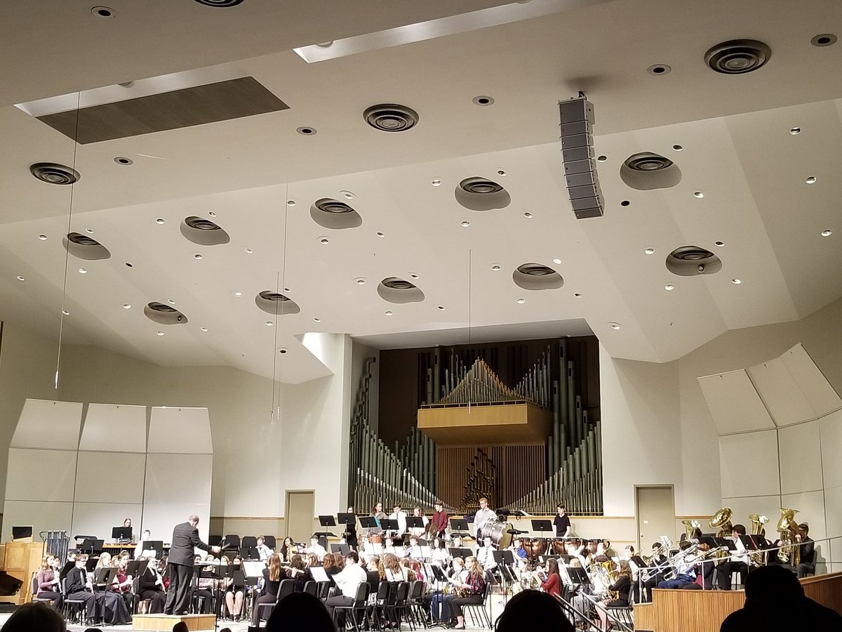 selliskoss's tweet photo. We love listening to the Honor Band! Thank you so much @miss_baity for giving your students this opportunity! @rowvabands @ROWVACUSD208 https://t.co/YEWSB3DgIv