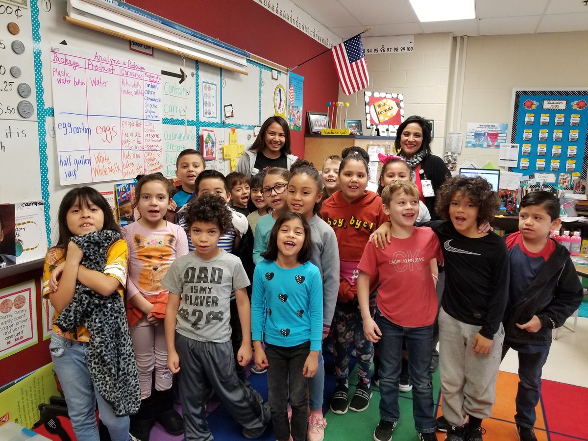 Got2LoveBooks's tweet photo. We LOVE our Falcon Readers!! Thursday morning FUN! #BuildingOurFoundation #MurninInspired @ambermfreeman @JPS_DFB https://t.co/4QDgzcvhV9