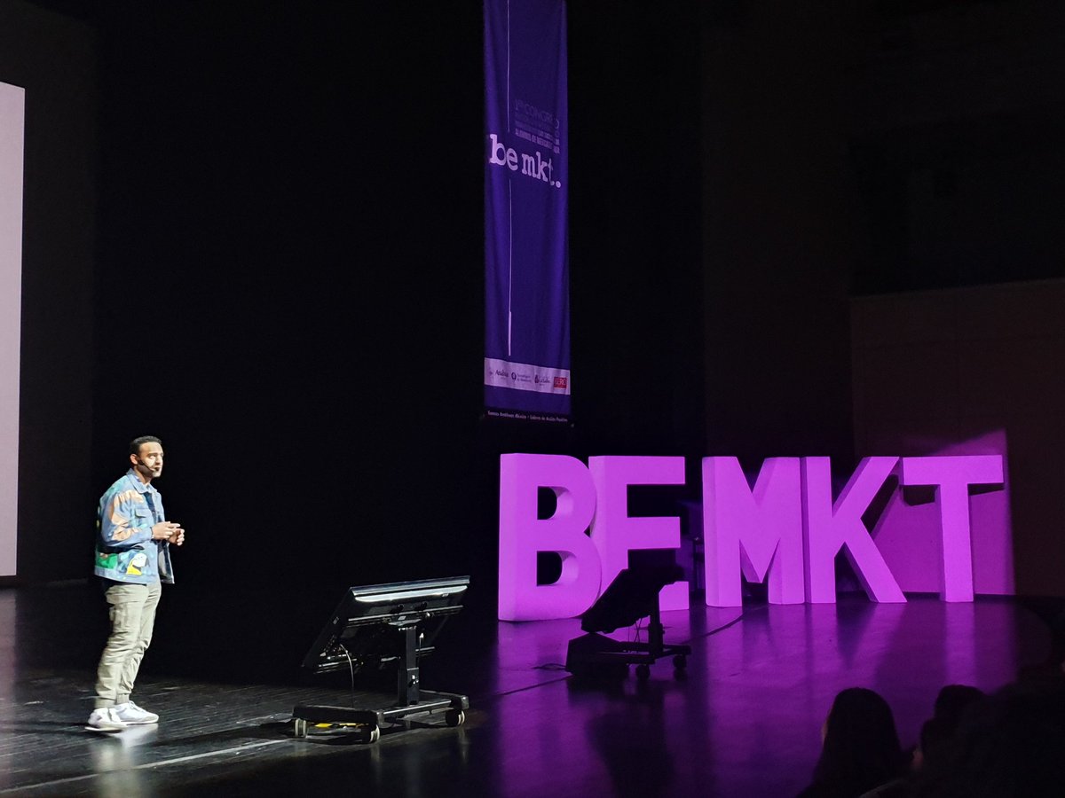 AnahuacSur's tweet photo. #BeMKT Llegó el turno de @arturooislas, Influencer y apasionado por el cuidado al medio ambiente, llega al escenario de "Be MKT", el primer congreso inter-universitario organizado por los alumnos de Mercadotecnia 👏🏻👏🏻 https://t.co/5z0XBL8Fv9