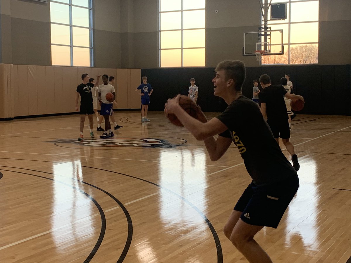 saberhoops's tweet photo. Happy Birthday to @nicodem76416876 

17 years! https://t.co/nGwA1HsUjy