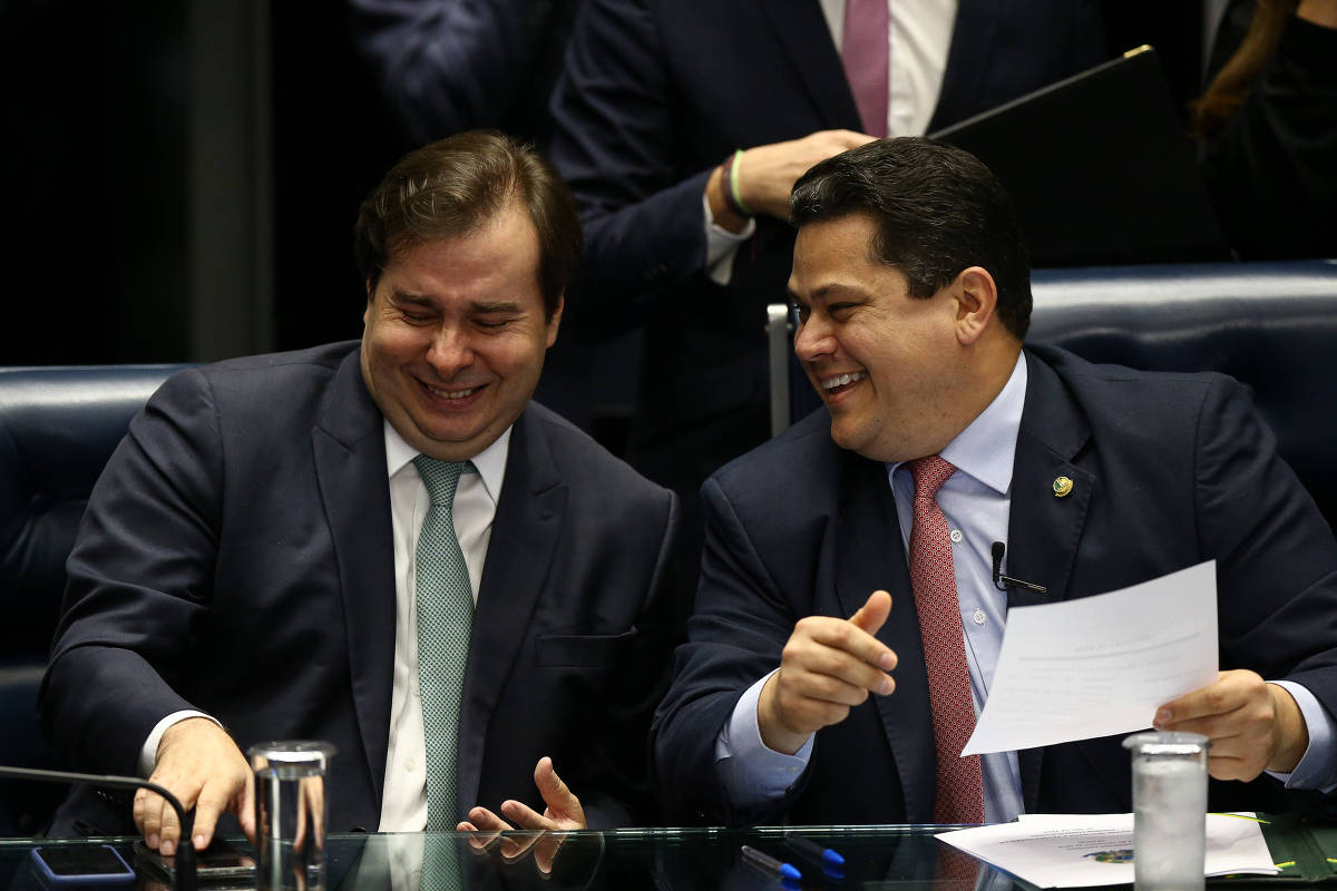 WSGregorio's tweet photo. A EVOLUÇÃO DO ESTRAGO!
MP 892 - Desobrigava a publicação dos balancetes em jornais🚫
MP 895 - Criação da ID estudantil gratuita🚫
CPI DA UNE🚫
O artífice dessas medidas artimanhas dos presidentes..
RT: @caduadv
#CPIdaUNE
#WeintraubFICA https://t.co/L6Ismqczi9