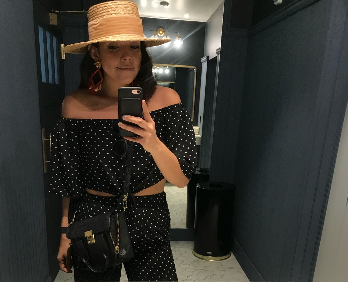 iiiitsandrea's tweet photo. My collection of boat hats is extensive ... #lovesummerhateverythingelse https://t.co/qT2bvK1F9c