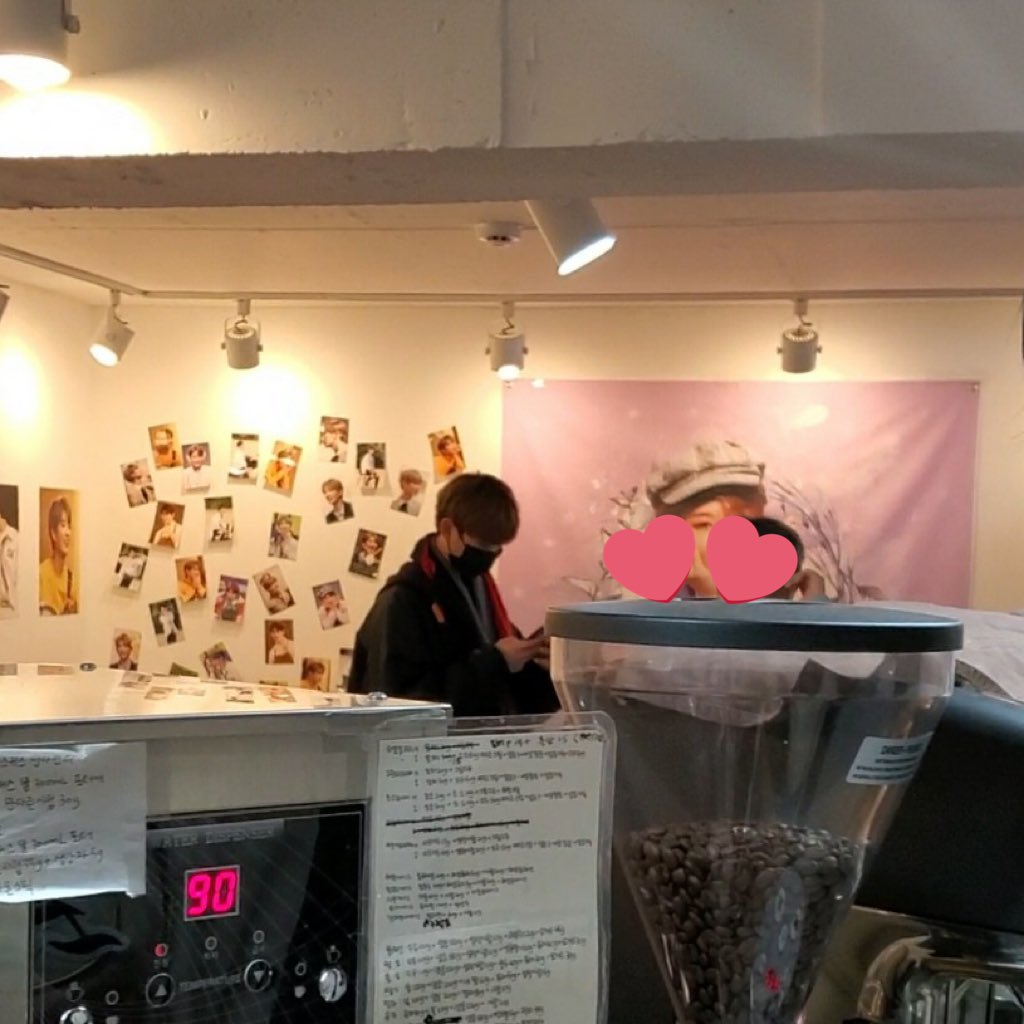 MyHeartLeapsUp_'s tweet photo. 일요일 오후 7시경 정환이가 카페에 부모님과 함께 방문했다고 사장님께 전해들었습니다!
정환아 와줘서 고마워 ㅜㅡㅜ💜
#비디씨 #BDC #윤정환 https://t.co/fFnPaTNHjG