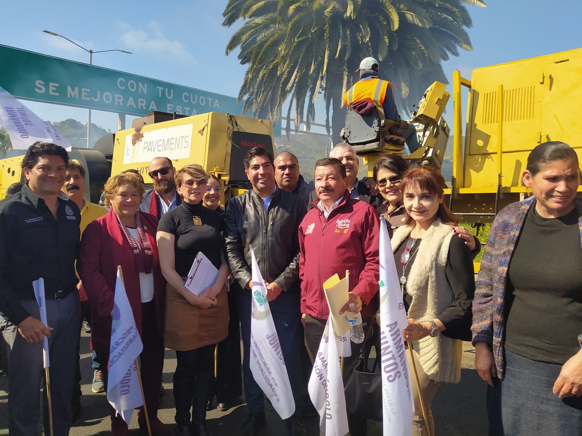 Arrancamos el reencarpetado de la carretera San Miguel-Ensenada en coordinación con el XXIII Ayuntamiento en beneficio de los habitantes y visitantes del Puerto. #GobiernoEnMarchaBC