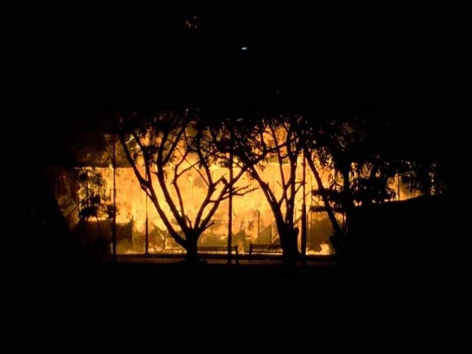 NettyDuclaire's tweet photo. Une autre oeuvre d'art! 
L'art survie toujours même en pleine catastrophe.
#Channmas
https://t.co/npjlVllDHy https://t.co/Y6pItvELsD
