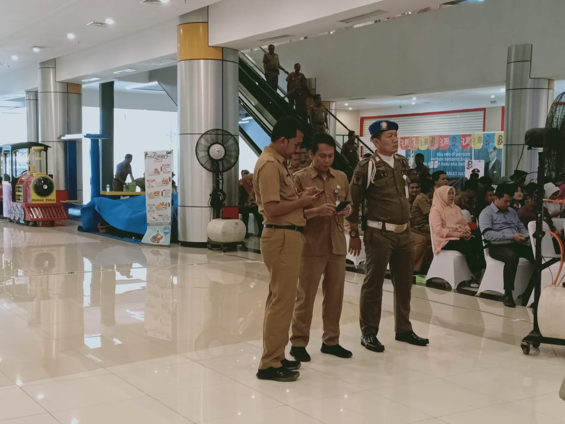 Melakukan pengamanan "Tangerang Book Festival" di Icon walk, Cimone <a href="/Kota_Tangerang/">KOTA TANGERANG</a> #TangerangLIVE #TangerangAYO