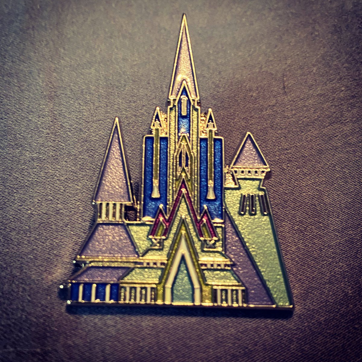 thenerdcartell's tweet photo. If Elsa, Mulan and Aladdin all teach us about being our authentic selves, why are adults so determined to hide our flaws? #frozen #letitgo #mentalhealthmonday #mulan #aladdin #behappywithwhoyouare #elsa #itsmylife #disneyanimation #disney #disneylifelessons https://t.co/ypBZ7m8ag3