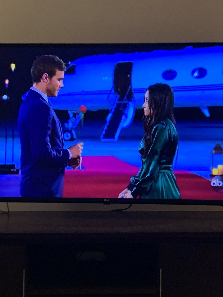 TheBachBabes's tweet image. Peter just proved, above everything else, that he is a human male:

Dumb 

#TheBachelor
