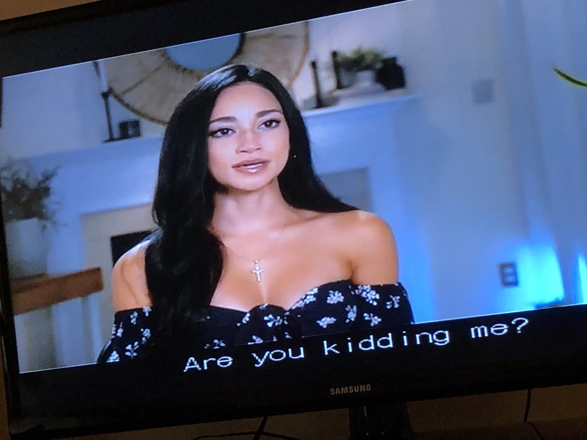 marishak0820's tweet photo. victoria has already managed to piss me off and i haven’t even seen the next episode.
#TheBachelor https://t.co/WIn9IUbXLY
