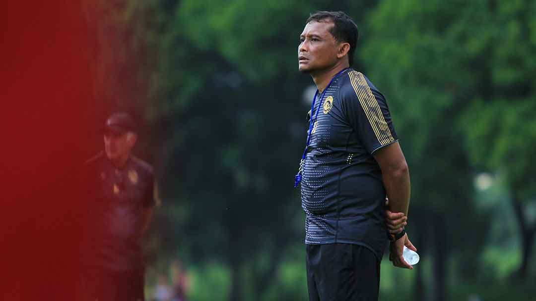 we_aremania's tweet photo. #Kuncoro Berharap Rivalitas Suporter Tak Berimbas ke Pemain
https://t.co/8Q6iNWv1YH https://t.co/MBWWTJs9cC