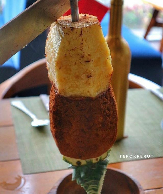 This is what we call the truly happy ending!
Trust me, you should try the cinnamon pineapple grilled by <a href="/tucanos_jakarta/">@tucanos_jakarta</a> , it’s so god damn goowwwdddd 😍🤤
—
📷 by : @tepokperut —
#mercuresimatupang #accorhotels #all #tucanos #tucanosjakarta #brazil #br… ift.tt/3bNAEQ8