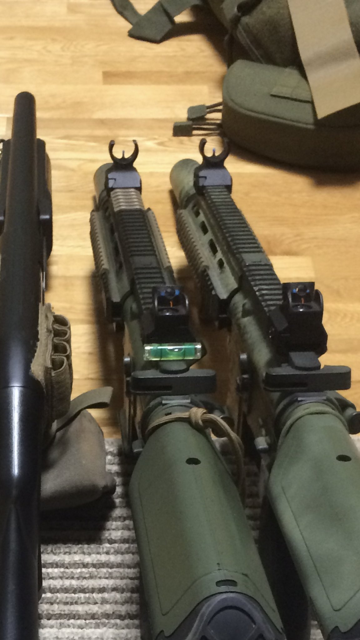 藪の中のよーすけ3型 サバゲあれこれ 銃は水平に保てているか エアガンのみ当て嵌まる事ですが 銃を水平に保持出来てないとhopの影響で弾は曲がります 私も水平保持できてない時期ありました ダイソーで安い水平器を買い分解 サイトに貼り付けてサバゲやると
