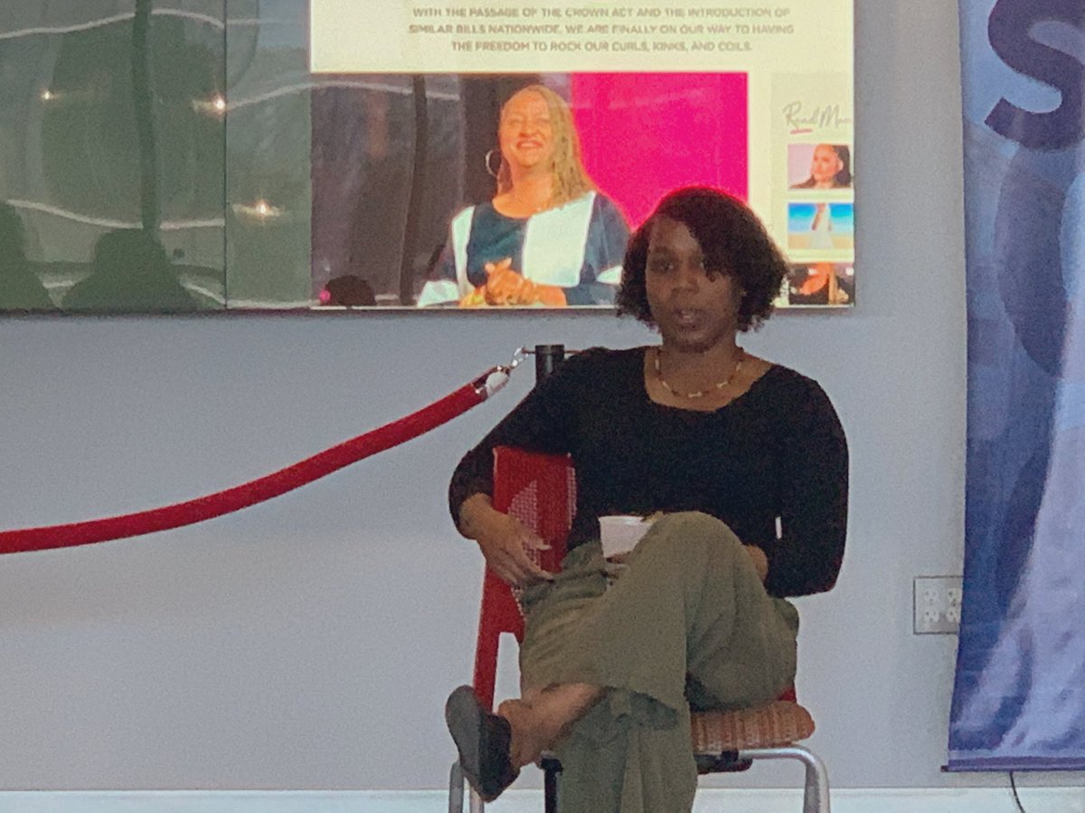 SherriWrites's tweet photo. .@Edwards_Bre @Essence thank you for visiting my @AU_SOC Race, Ethnic & Community Reporting class today to discuss race, gender and political reporting. We appreciate your insight and time. Thanks for visiting your alma mater #AUJournalism #RECRAU #Vision2020Nation https://t.co/gwpJPefcyQ
