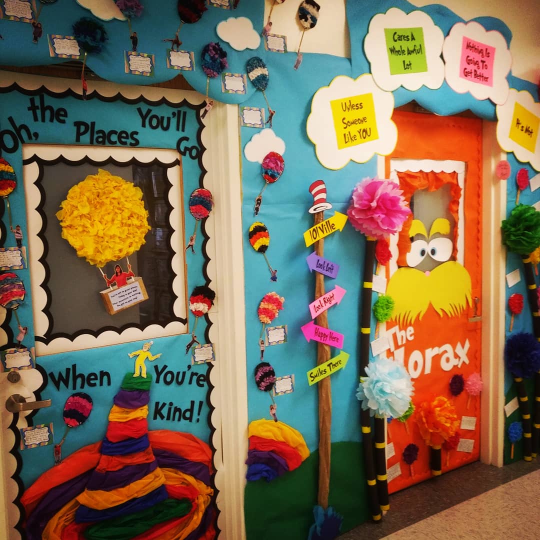 PS101Verrazano's tweet photo. Wow! The staff of PS101 really know how to make an entrance!
#ps101 #ps101experience #proudprincipal #Korrol #amazingschools #amazingteachers #respectforall #doorcontest https://t.co/9znAFXBG2l