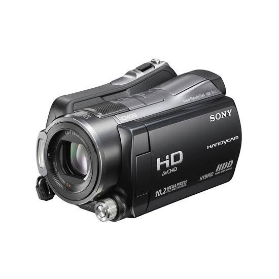 : Sony HDR-SR11I think this is the closest type and the J4 actually stands for the rental store where they got the handycam lol (refer to the 3rd frame) #NCT127  #NeoZone #영웅  #英雄  #KickIt #NCT127_영웅_英雄  #NCT127_KickIt  #NCT카메라  #JOHNNY  #쟈니  #JOHNTOGRAPHY