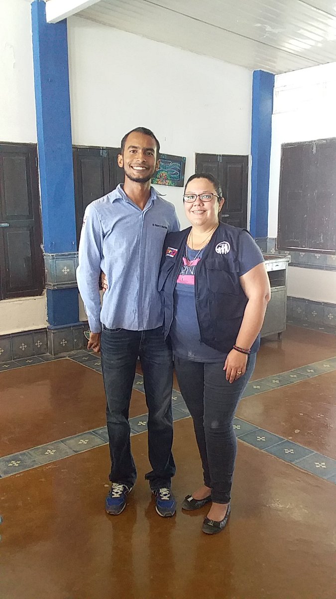 ivsslosroques's tweet photo. @AmbulatorioR invita al personal de @AzulVenezuela a conocer sobre Coronavirus COVID-19, Dr Ruben Orea Médico Rural #IVSS siguiendo los lineamientos de nuestra Presidenta. Educando en Prevención @nicolasmaduro @magallyvina https://t.co/TdOpxA7Imf