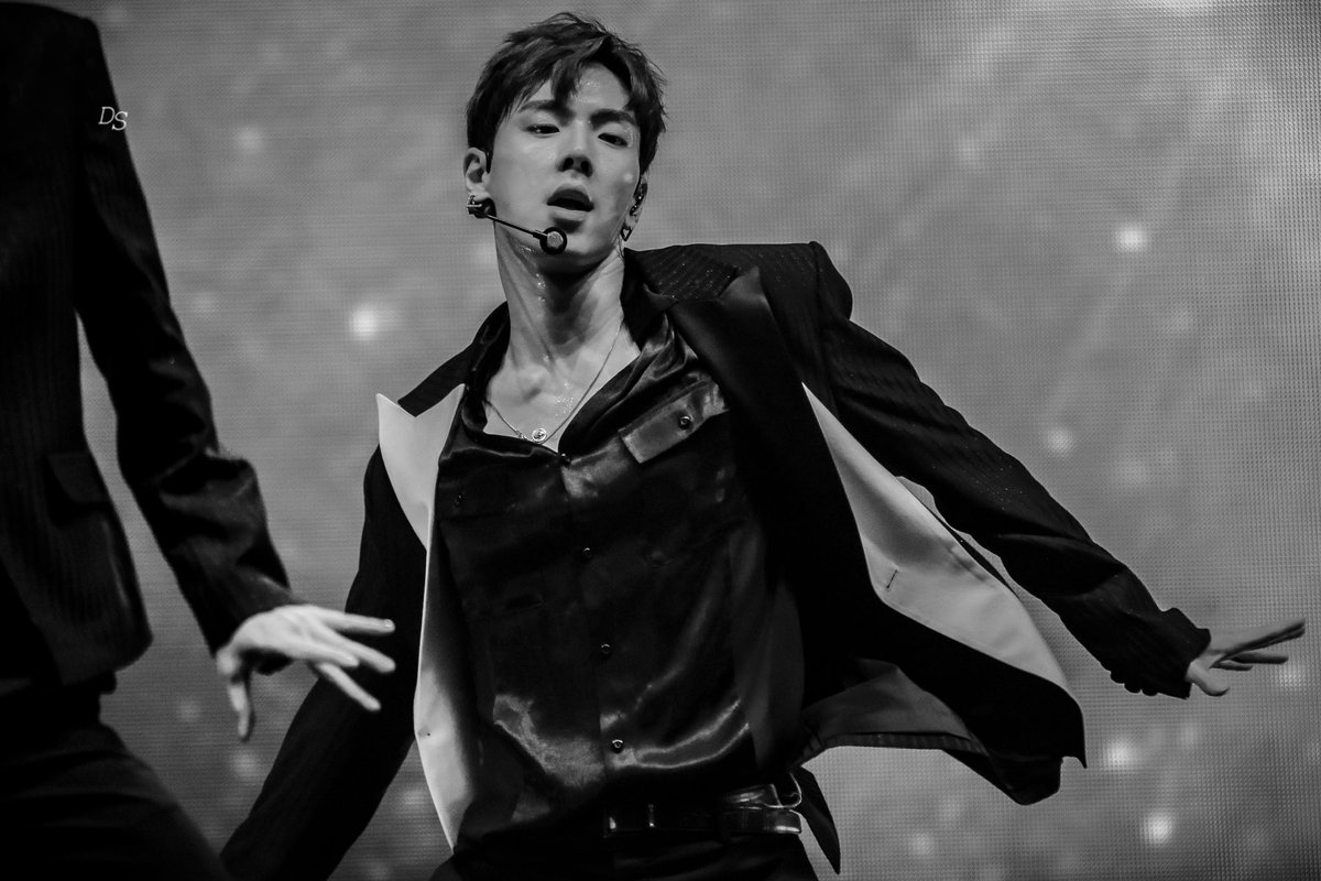 dazzling_shownu's tweet photo. 200118 🖤
#셔누 #SHOWNU #ショヌ #몬스타엑스 #MONSTA_X @OfficialMonstaX https://t.co/J2MOvHIgtV