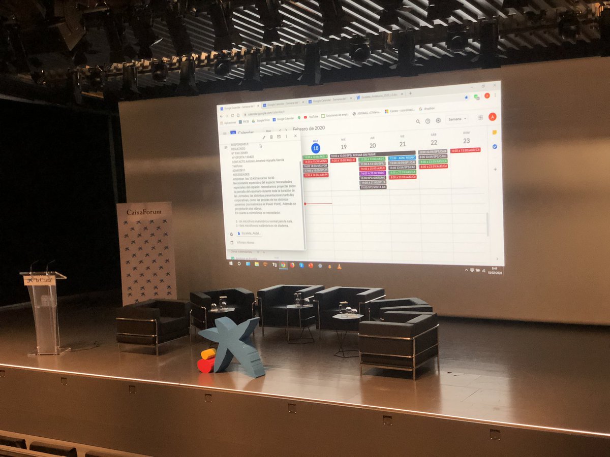 mjcousinou's tweet photo. Arrancamos con el jurado de los premios #emprendedorxxi todo listo para conocer el ganador de estos premios #dayonesummit https://t.co/CA1DSDwPVY