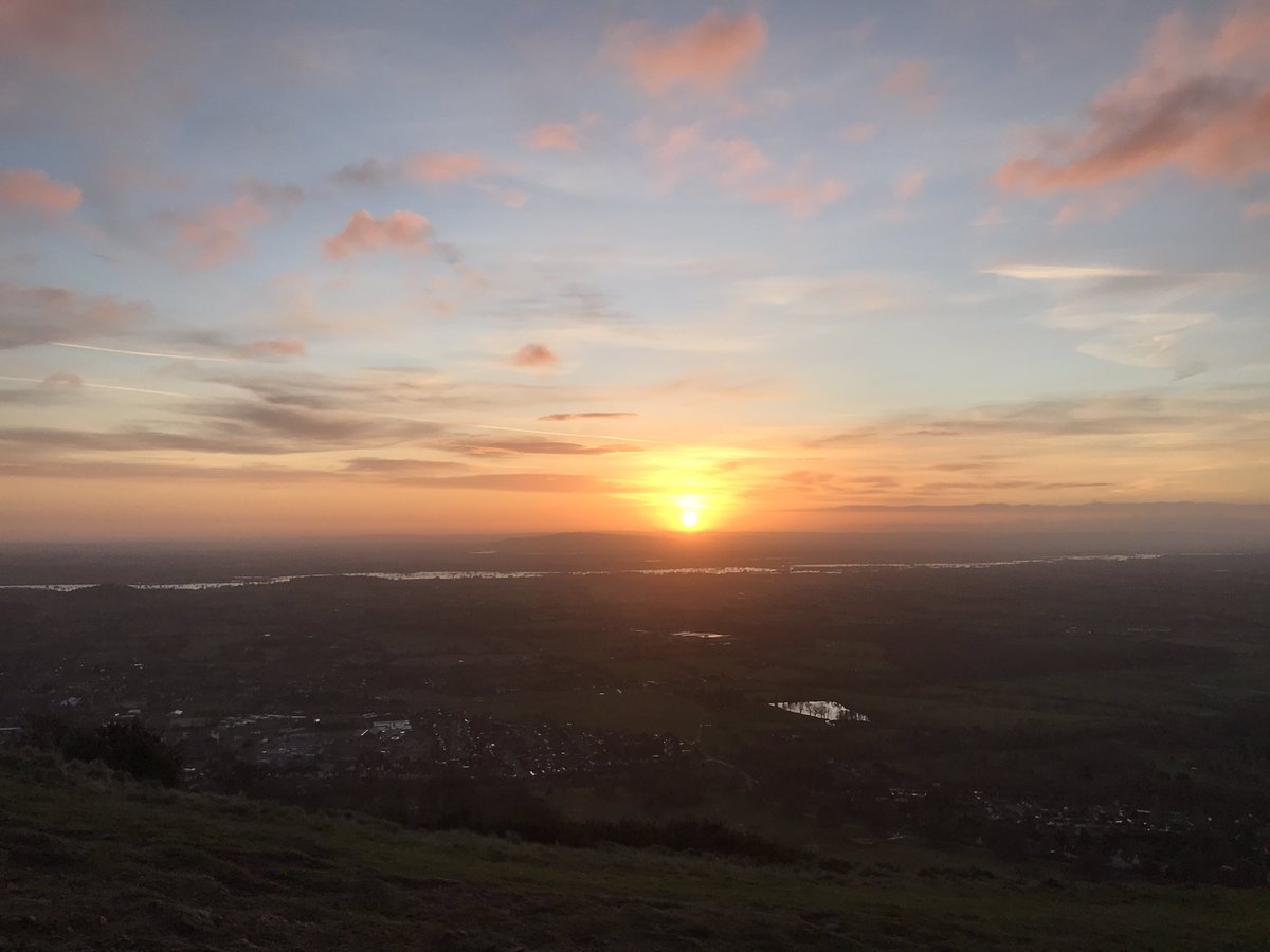 A cold start on the hills this morning, couldn’t sketch as hands were frozen! Sunrise you can see the floods so clearly, looking towards @ntcroome from the #malvernhills #floods #ukfloods #worcestershirefloods